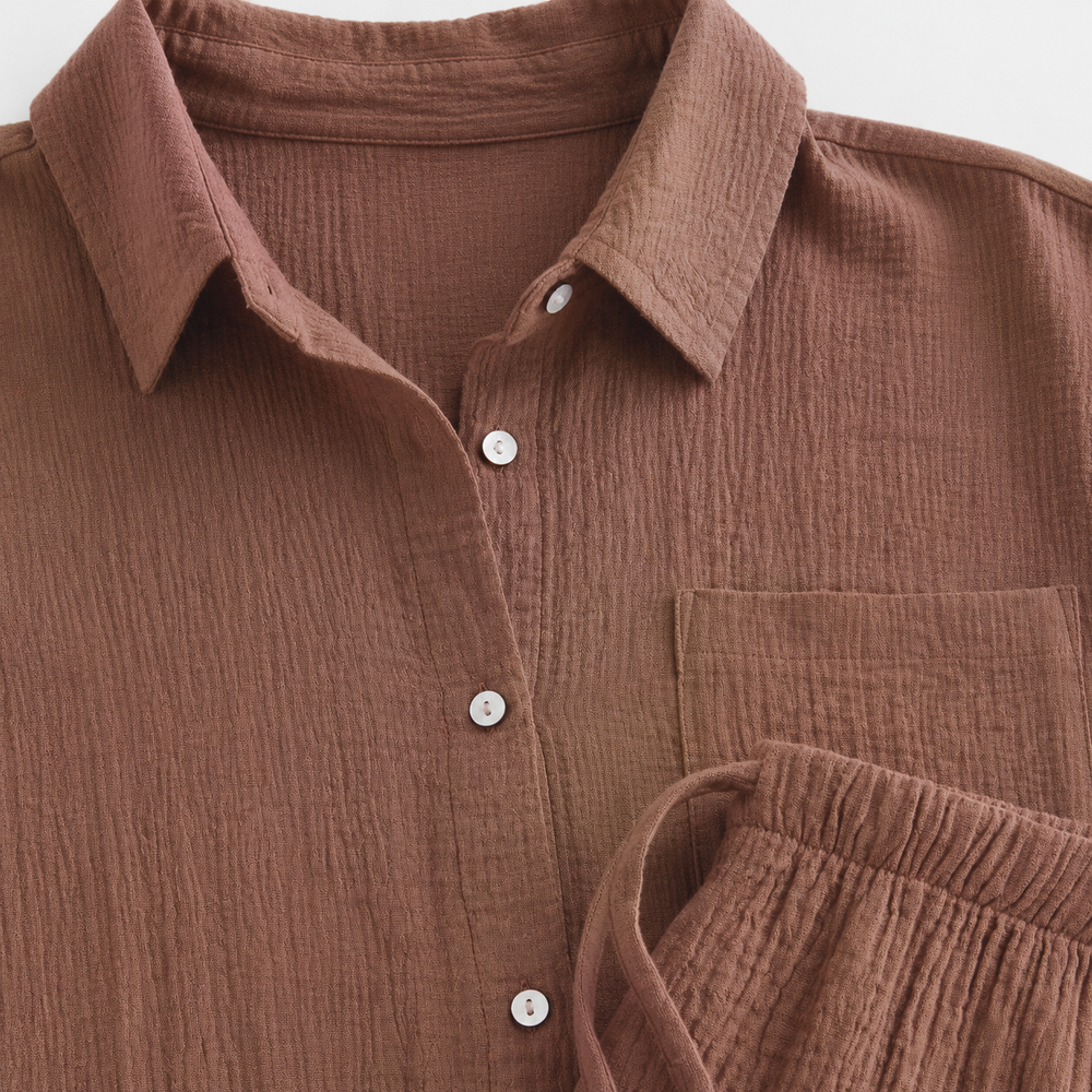 Mauve organic cotton muslin shirt collar and neck closure