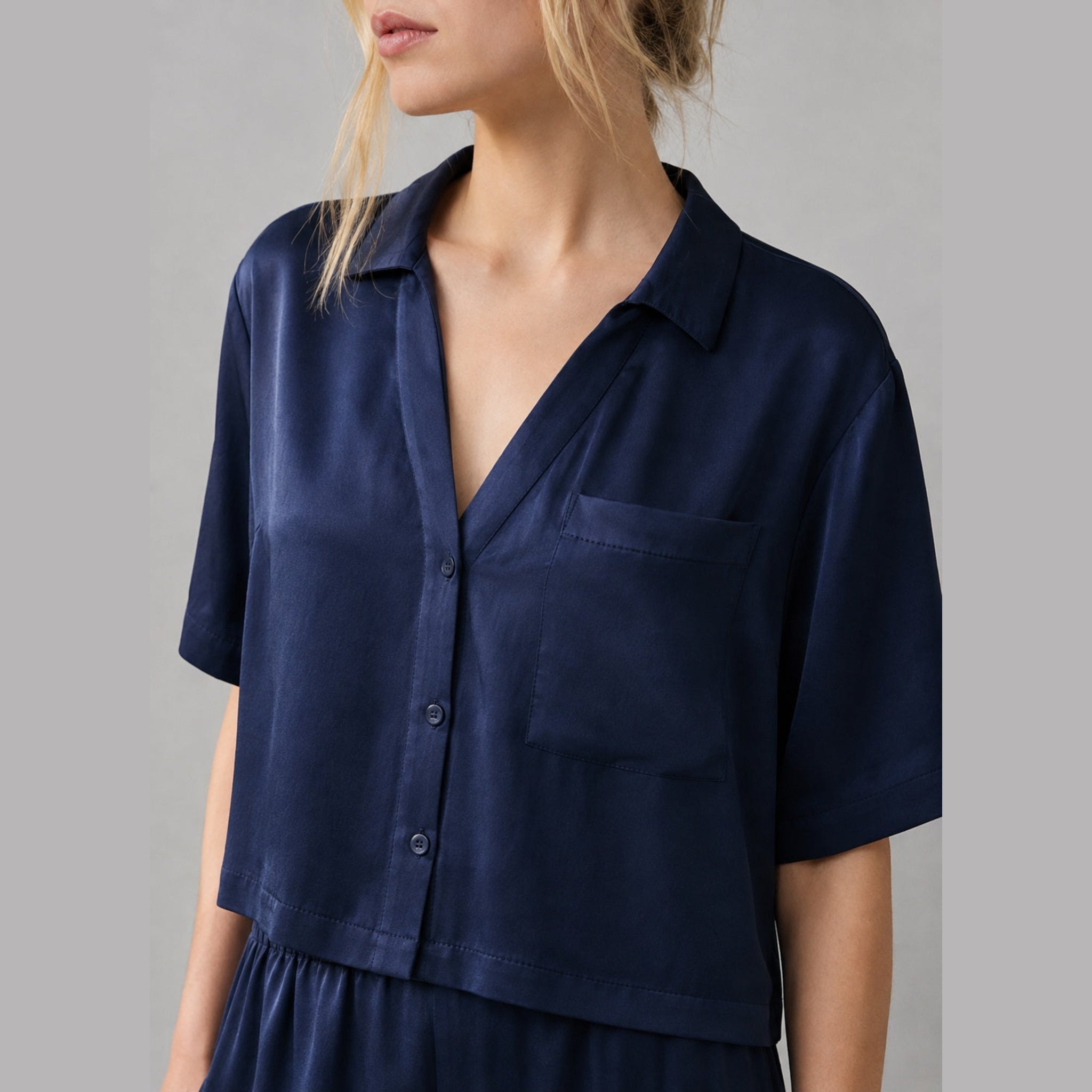 Pure organic cotton pant set complete collar close-up
